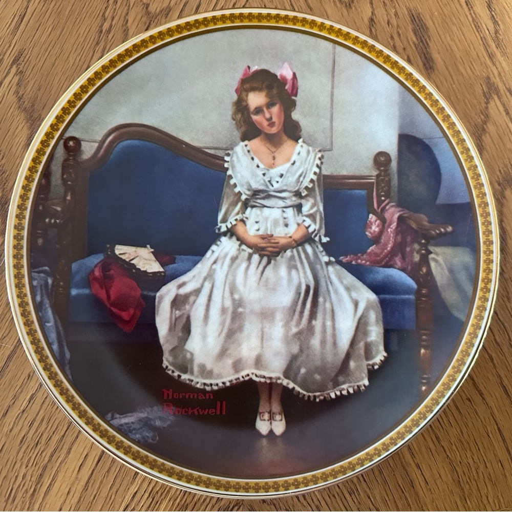 Knowles Wall Decor Plate with Gold and Blue Highlights